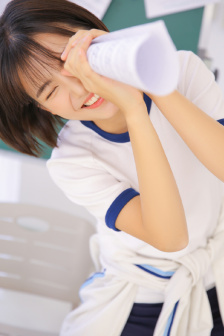 八月薰